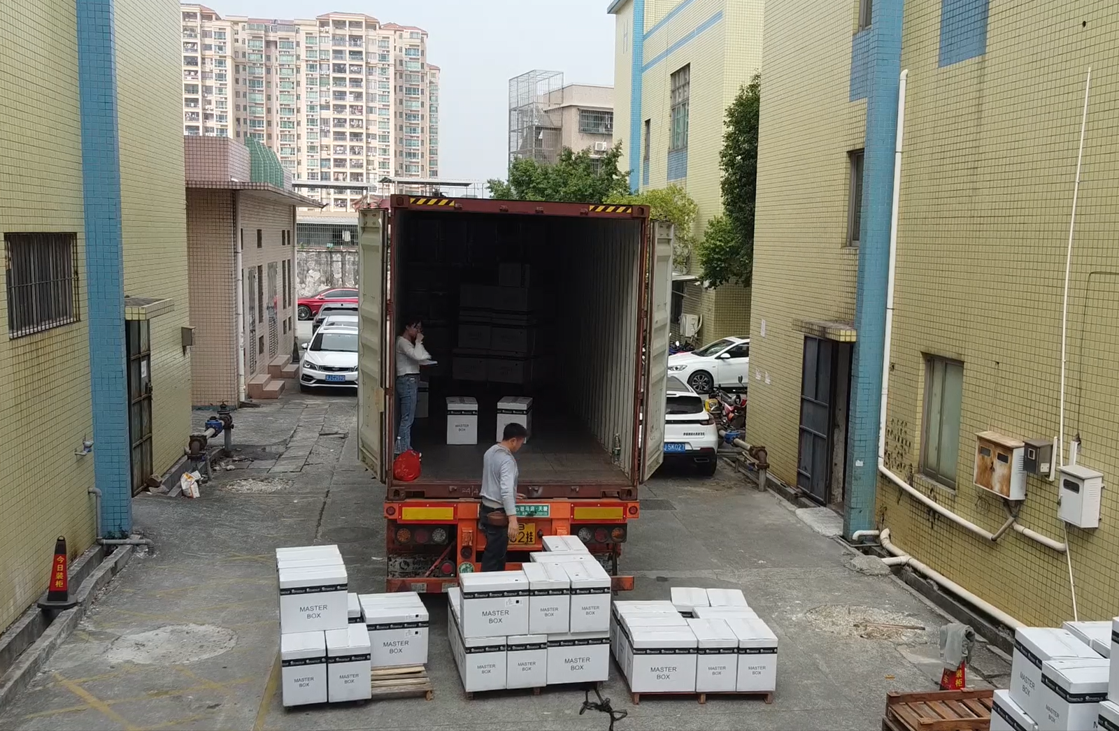 ZRC retail-ready packaging check and accessory list verification before shipment