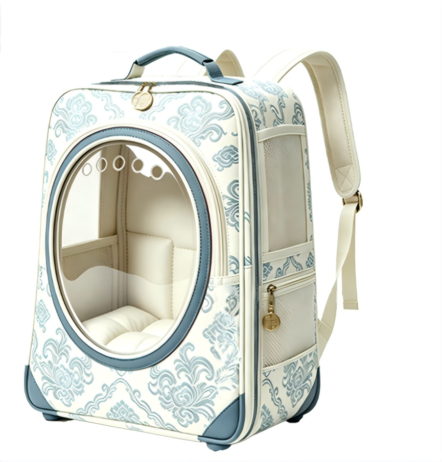 CW089 hard-shell cat backpack in a realistic pet-use scene