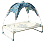CW106 canopy elevated pet cot in a realistic pet-use scene